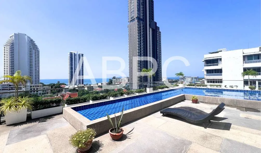 Pool View 1 Bed 1 Bath Condo In Pratumnak