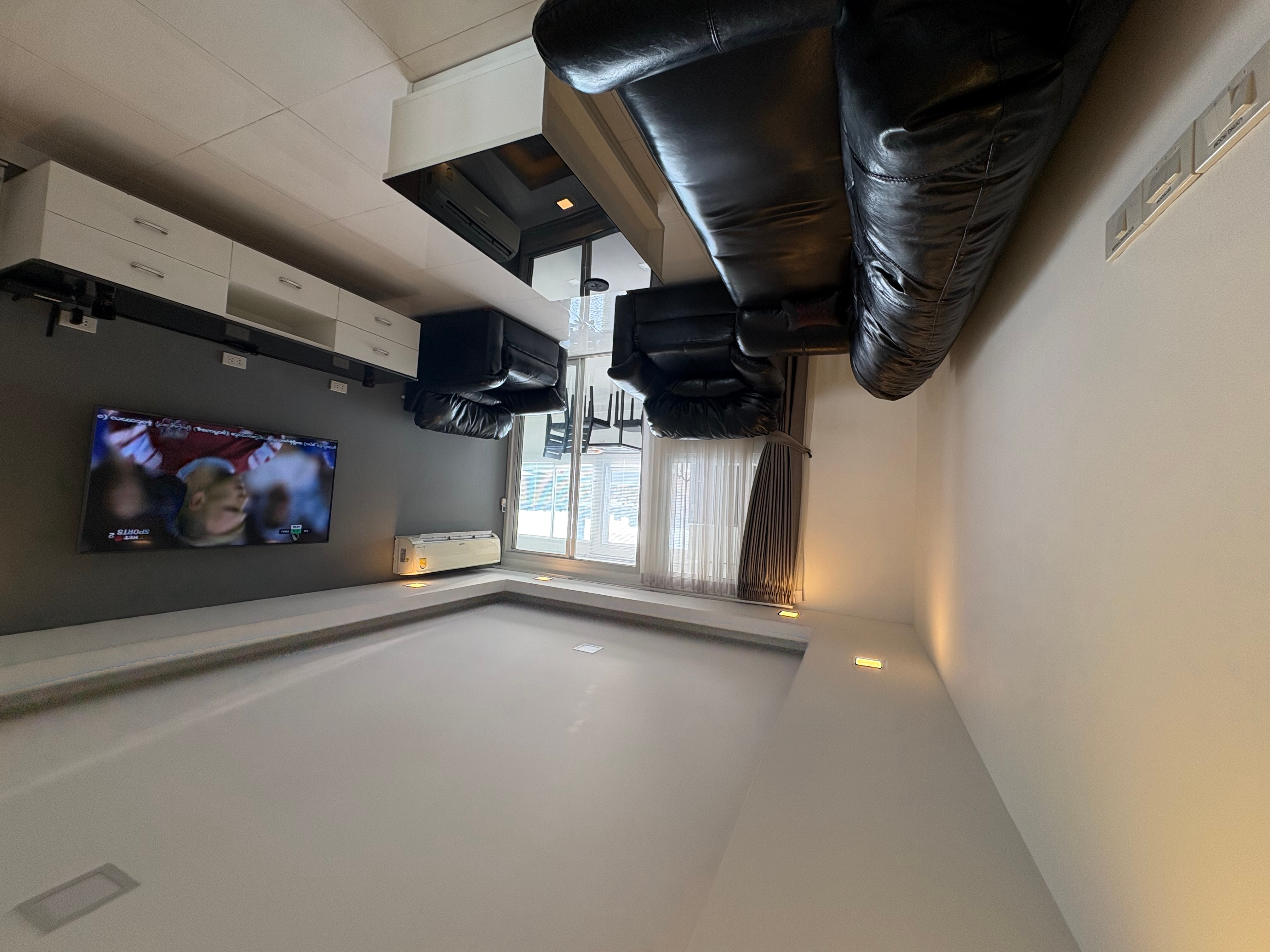 Large 1 Bed - 1 Bath Condo in Central Pattaya photo 13