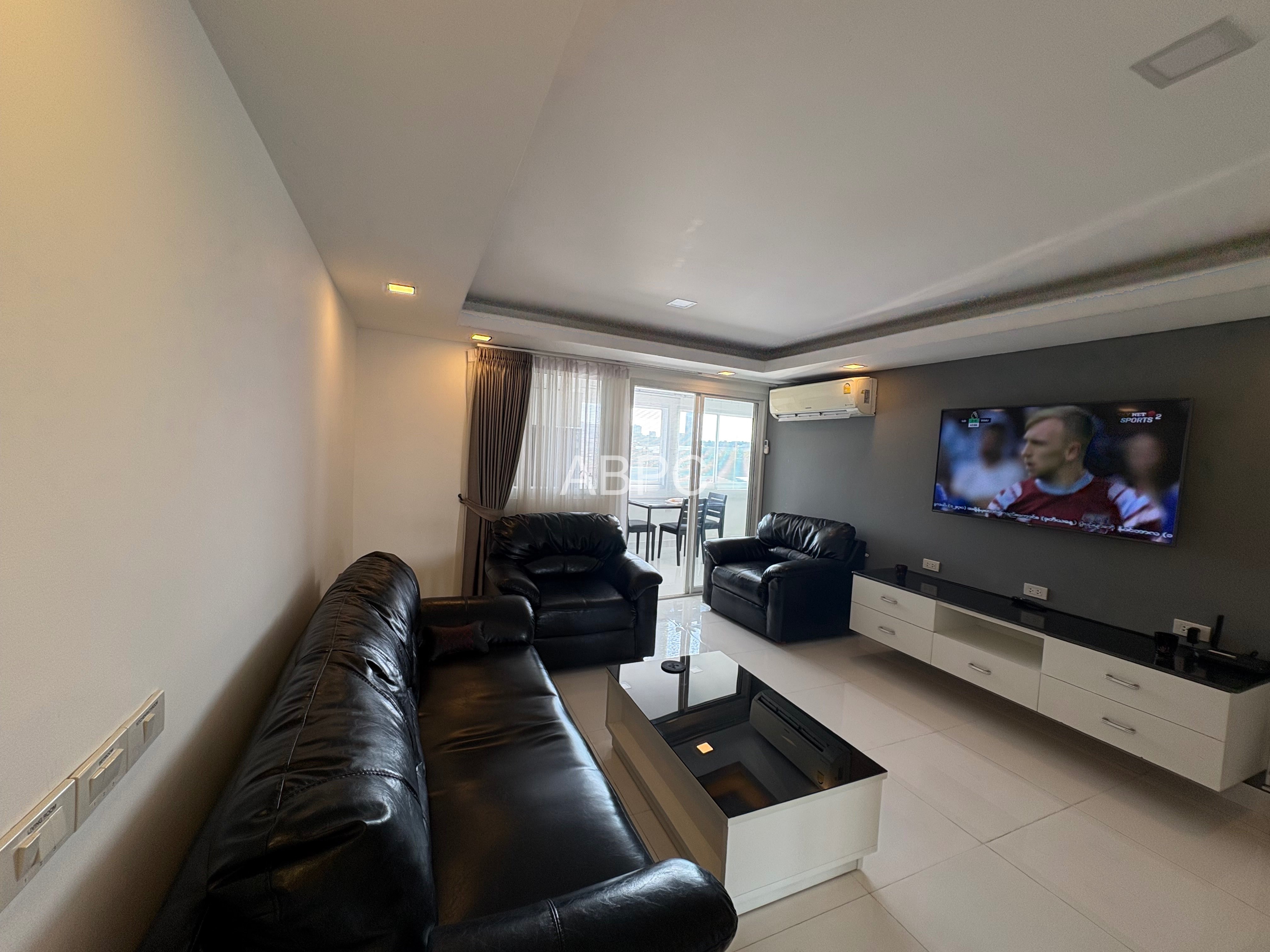 Large 1 Bed - 1 Bath Condo in Central Pattaya photo 6