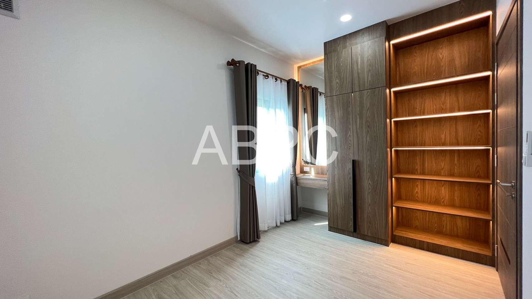 3 Bedrooms 3 Bathrooms in East Pattaya photo 12