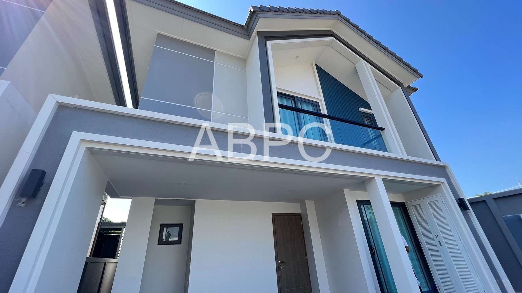 3 Bedrooms 3 Bathrooms in East Pattaya photo 3