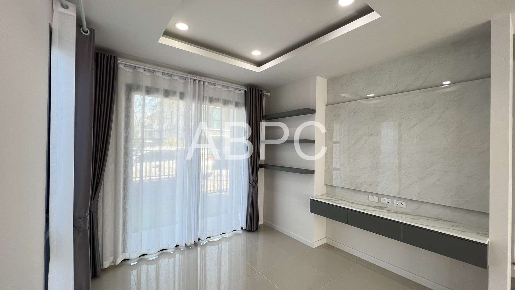 3 Bedrooms 3 Bathrooms in East Pattaya photo 8