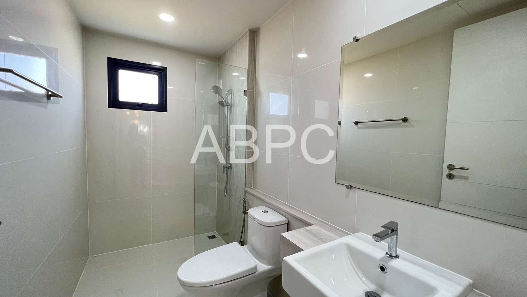 3 Bedrooms 3 Bathrooms in East Pattaya photo 5