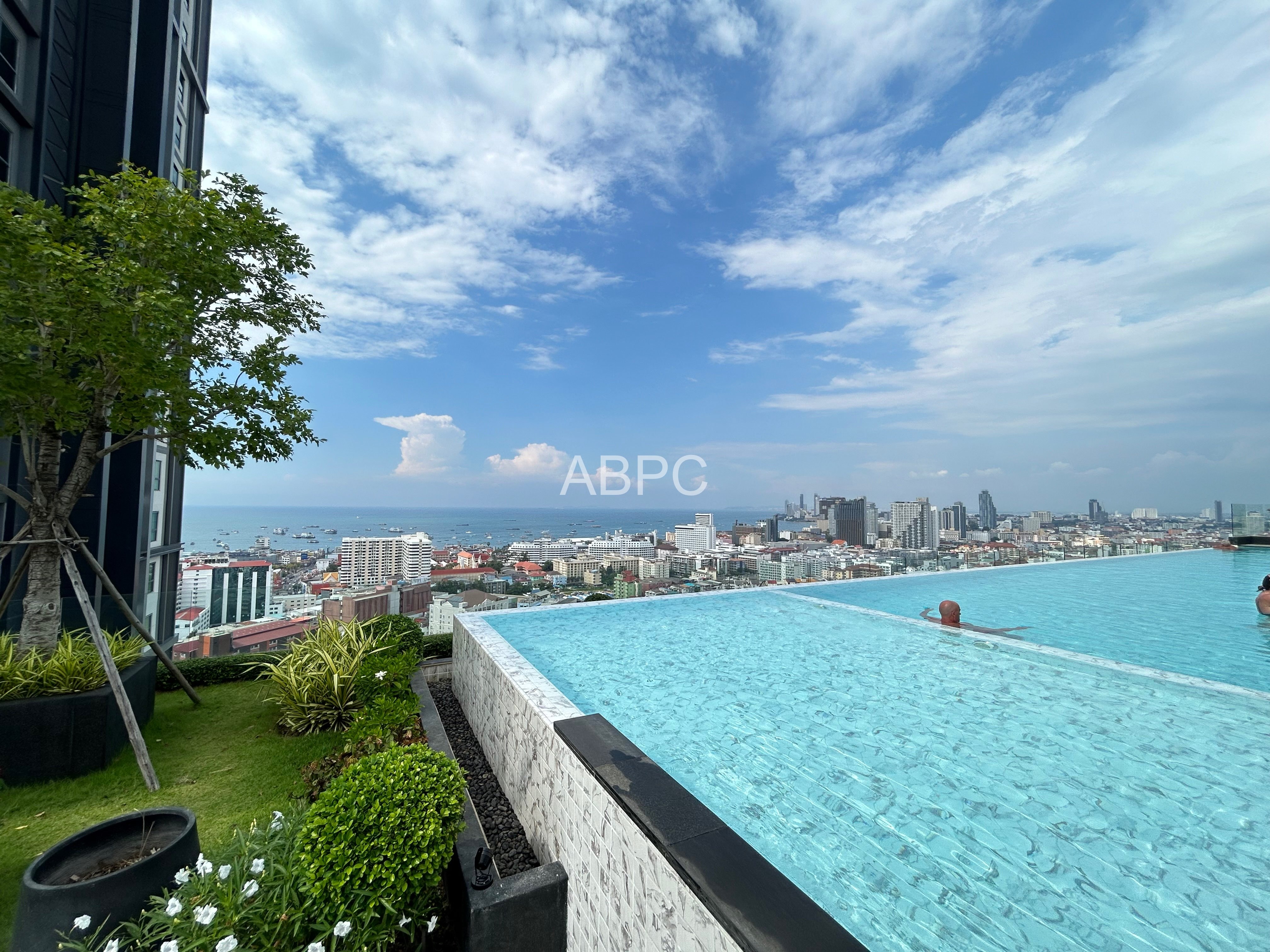 1 Bedroom Condo For Rent in Central Area