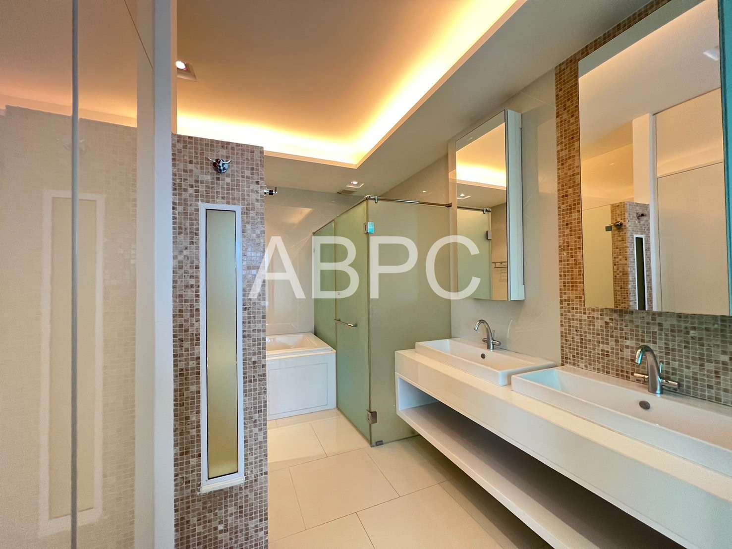 Ocean & Temple View 2 Bed 2 Bath In Wongamat photo 19