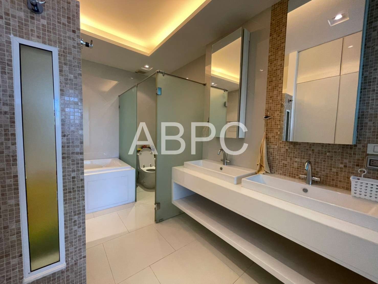 Ocean & Temple View 2 Bed 2 Bath In Wongamat photo 24