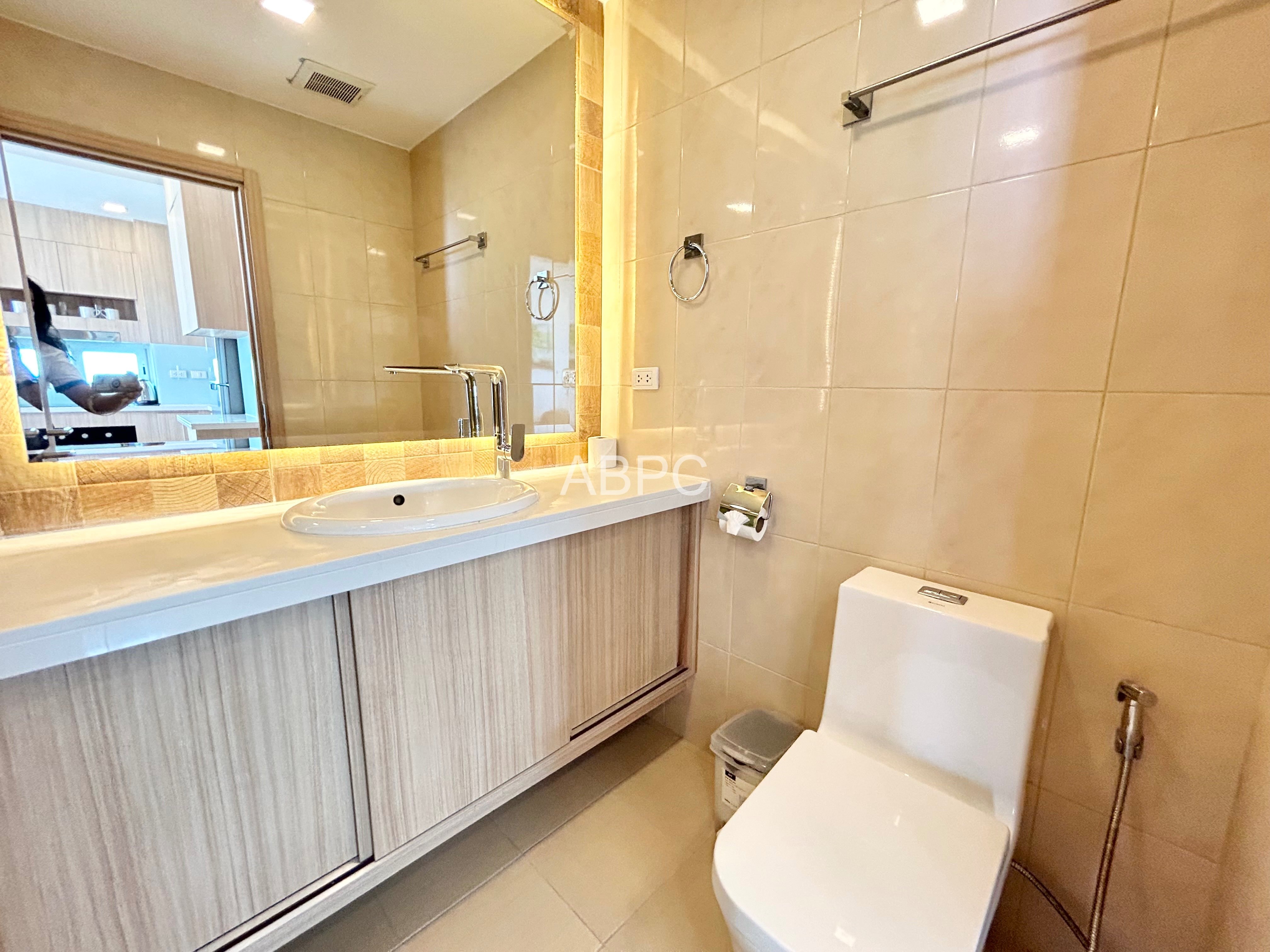 Large 1 bedroom Condo For Rent in Central Pattaya photo 2