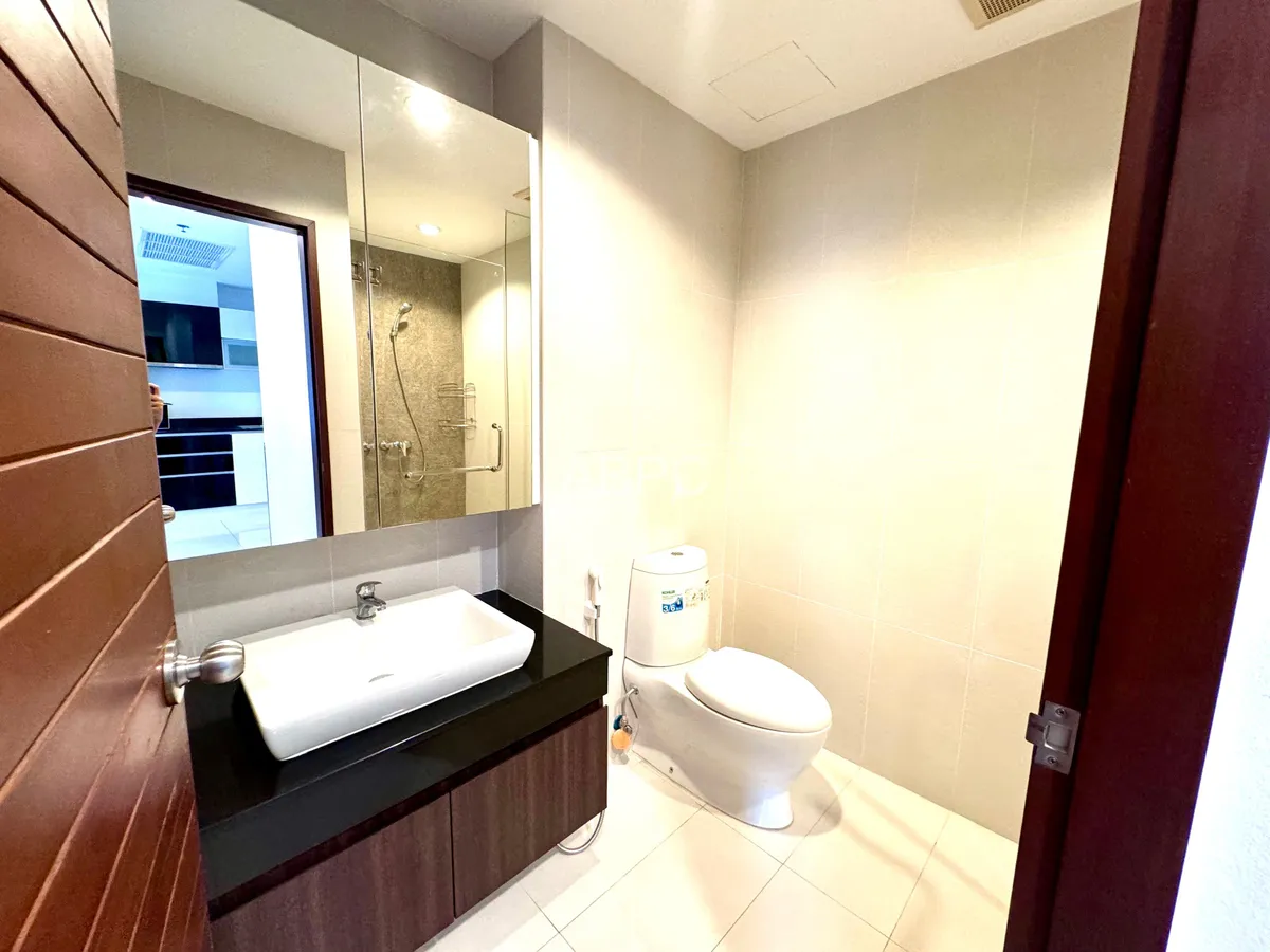 Studio 1 Bathroom in Pratumnak photo 6