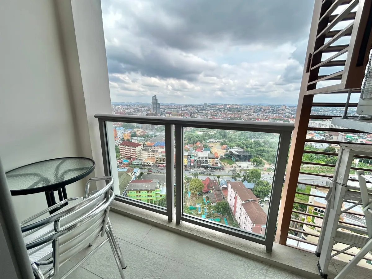 1 Bedroom Condo For Rent photo 12