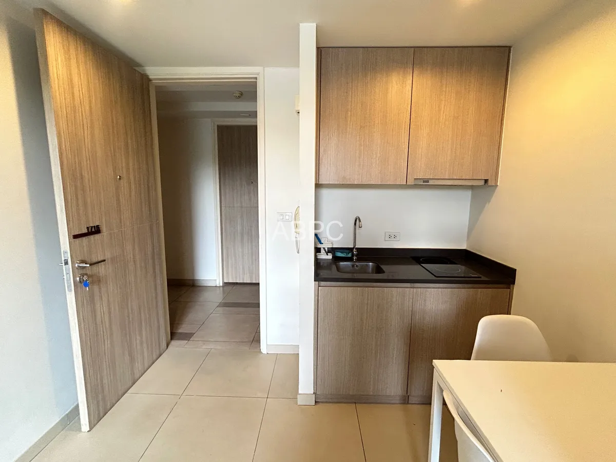 1 Bedroom For Rent photo 4