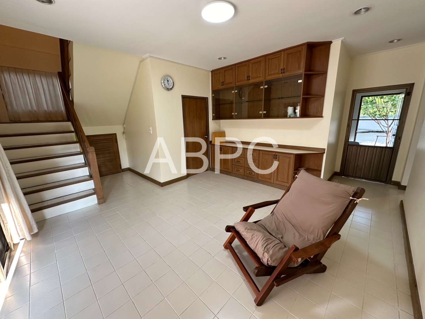4 Bedrooms 5 Bathroom in Na jomtion photo 3