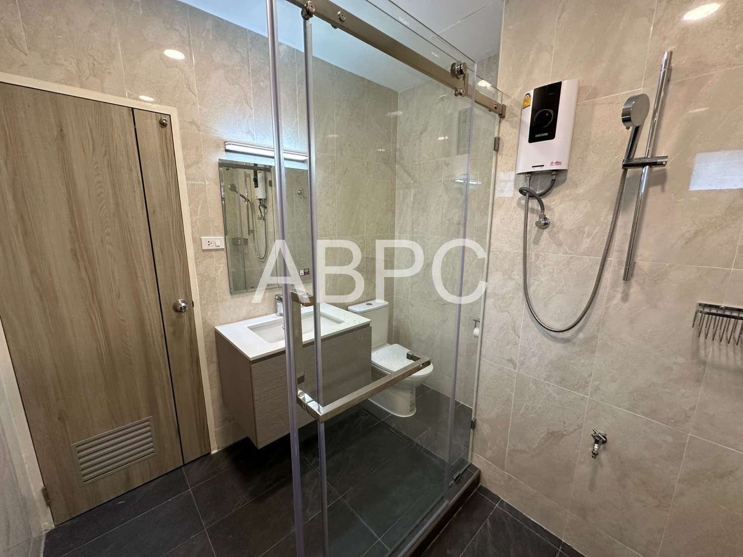 4 Bedrooms 5 Bathroom in Na jomtion photo 13