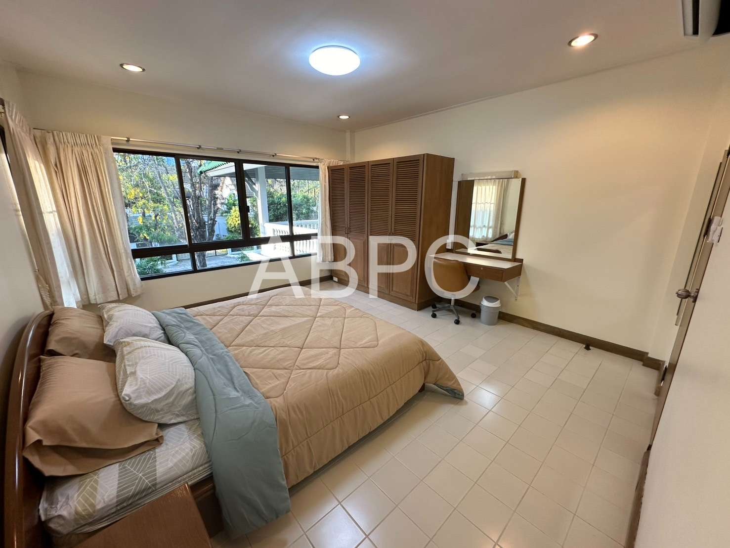 4 Bedrooms 5 Bathroom in Na jomtion photo 9