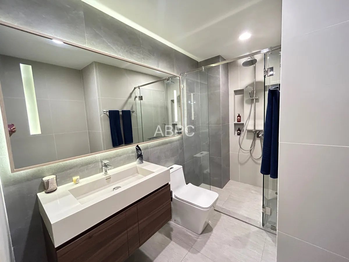 Ocean View 1 Bedroom Condo In Jomtien For Sale photo 6