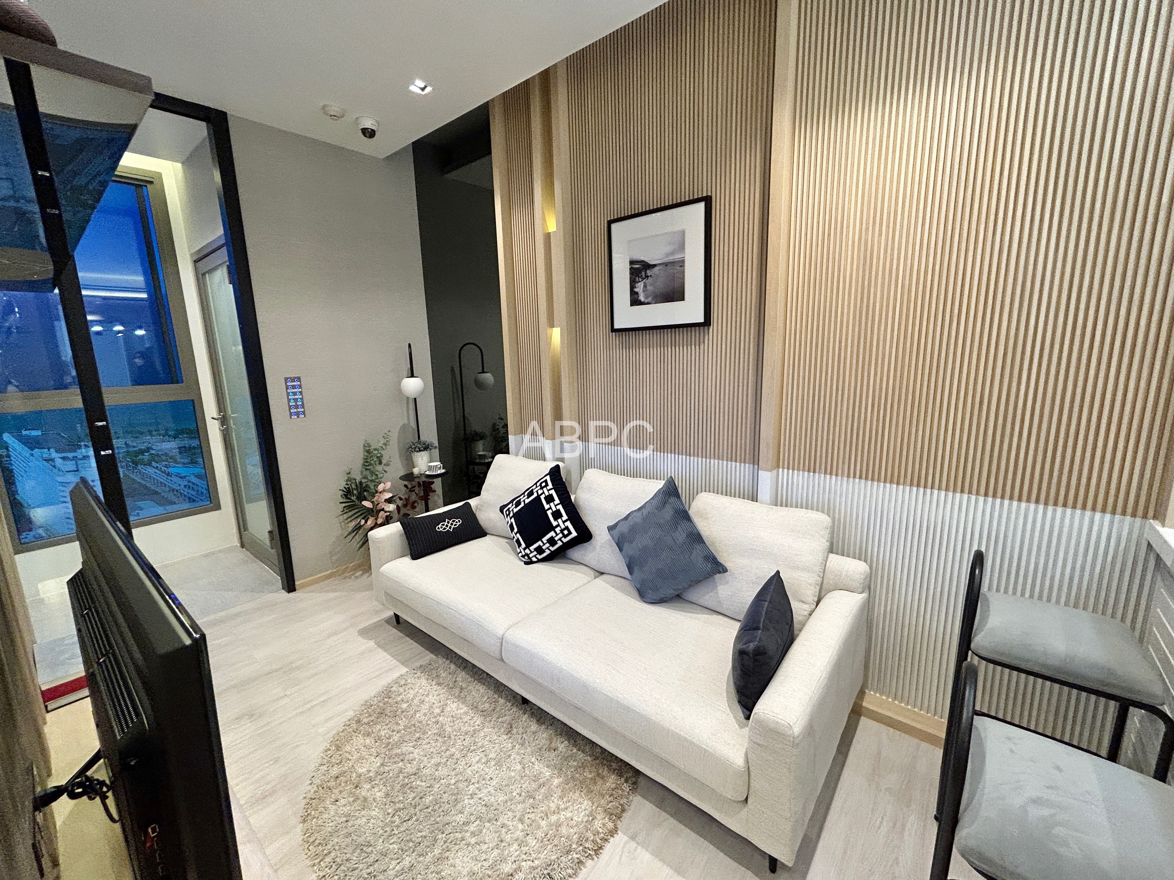 Ocean View 1 Bedroom Condo In Jomtien For Sale photo 7