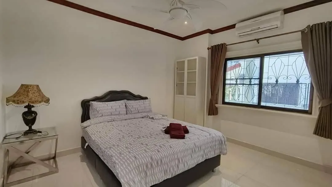 Just In 4 Bedroom House For Rent photo 14