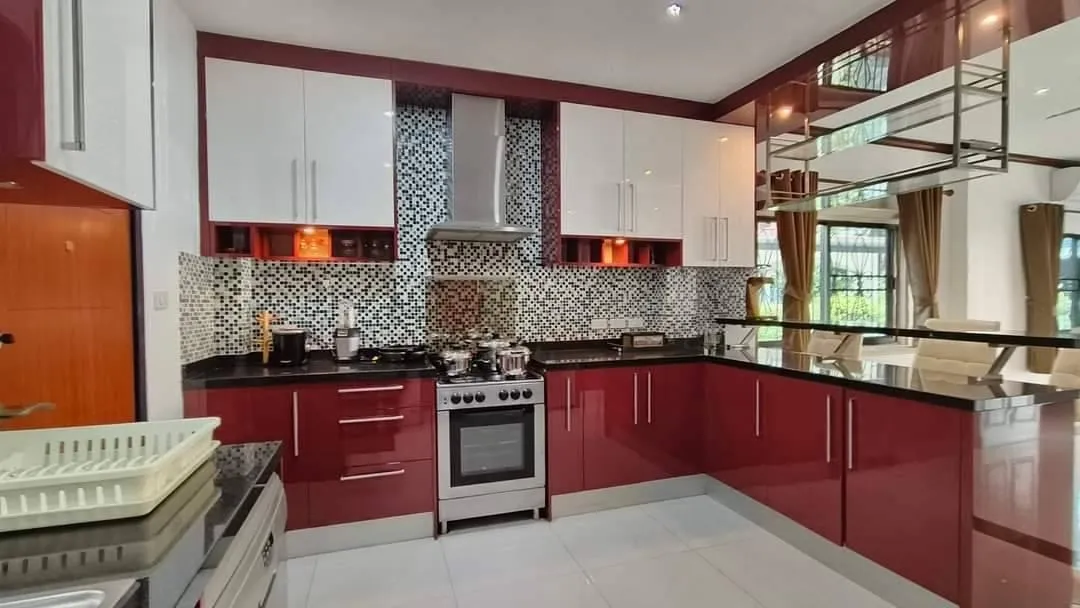 Just In 4 Bedroom House For Rent photo 20