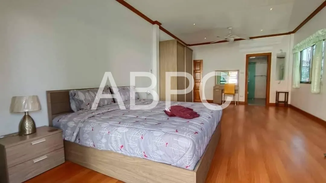 Just In 4 Bedroom House For Rent photo 6