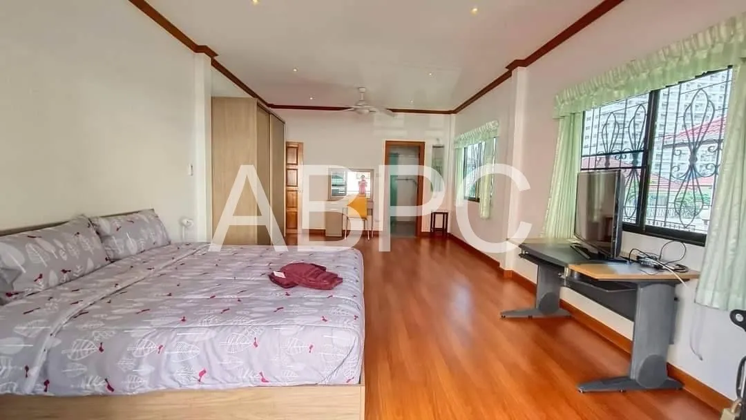 Just In 4 Bedroom House For Rent photo 7
