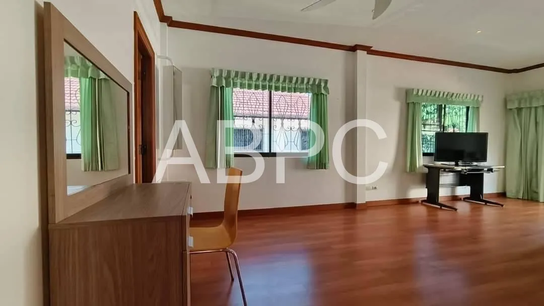 Just In 4 Bedroom House For Rent photo 9