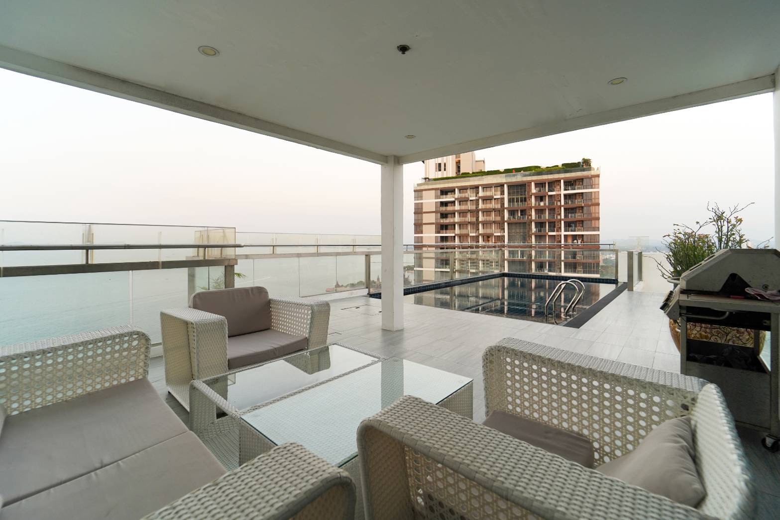 Penthouse For Sale in Wongamat photo 12