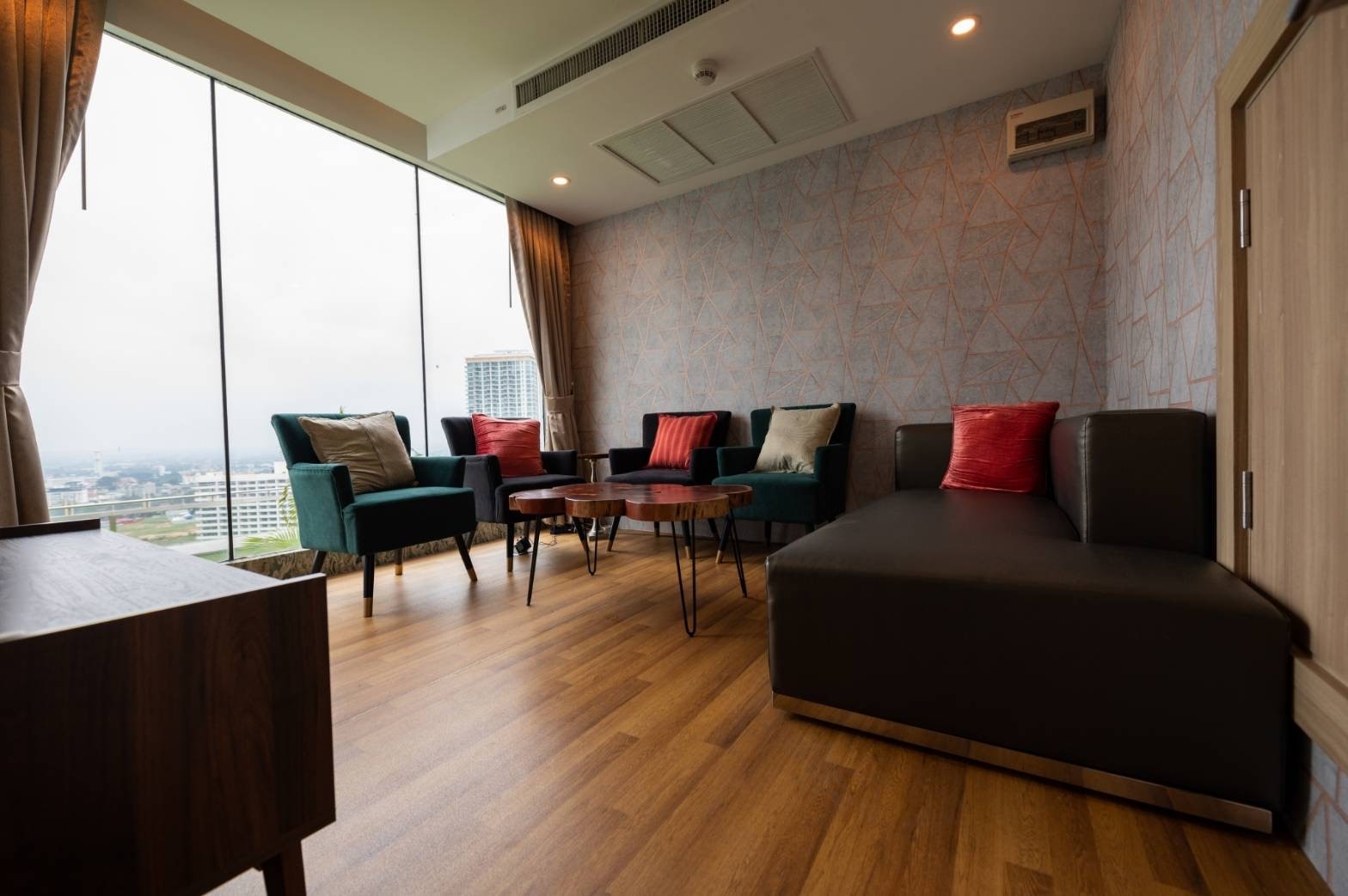 Penthouse For Sale in Wongamat photo 13