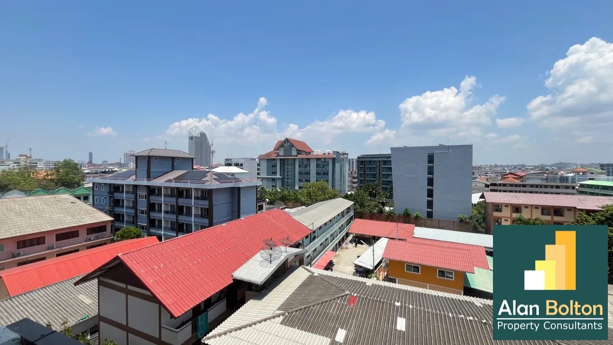 Pool View Studio Condo In Central Pattaya photo 11