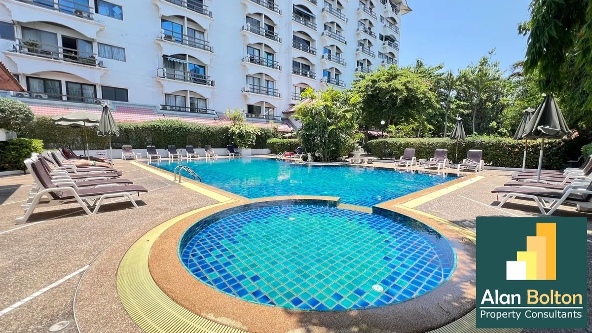 Pool View Studio Condo In Central Pattaya photo 3