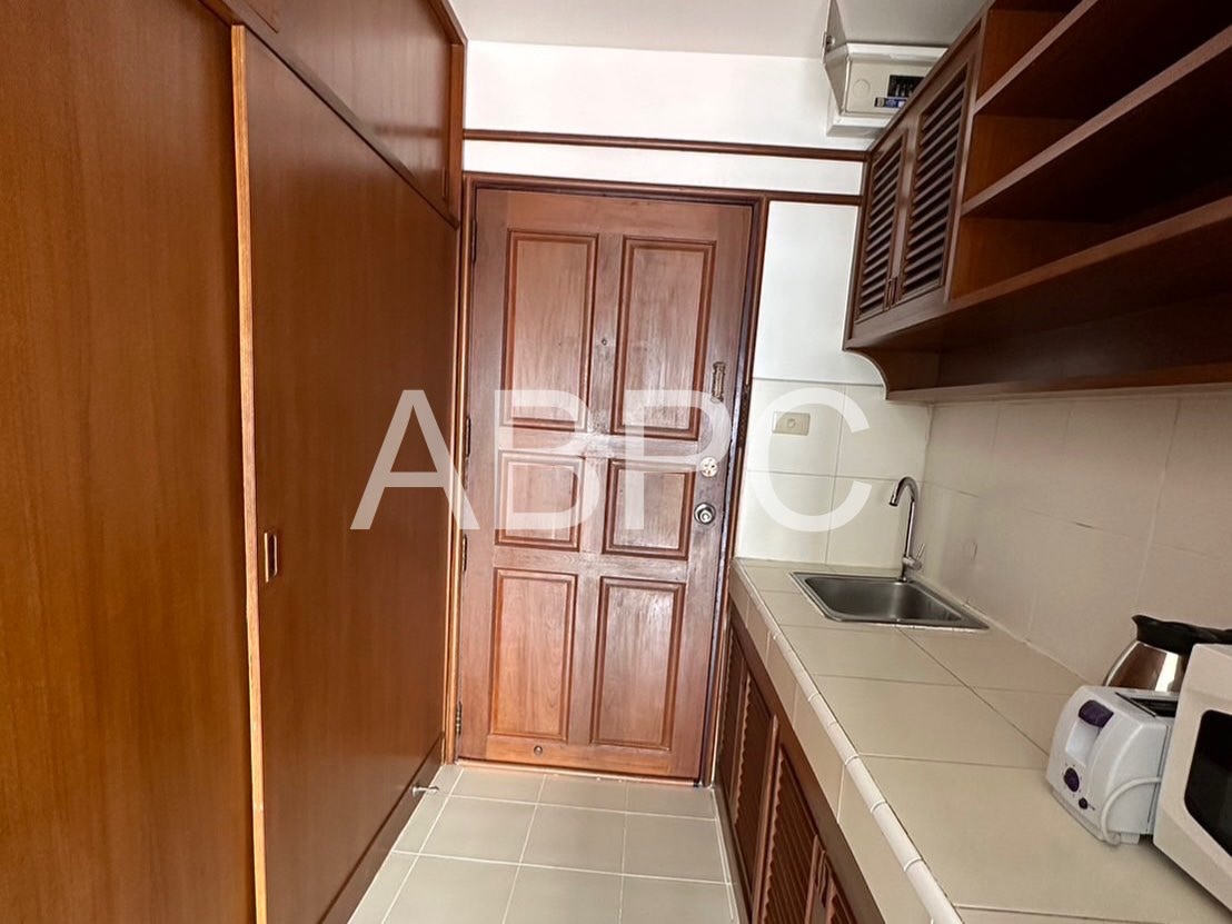 Pool View Studio Condo In Central Pattaya photo 6