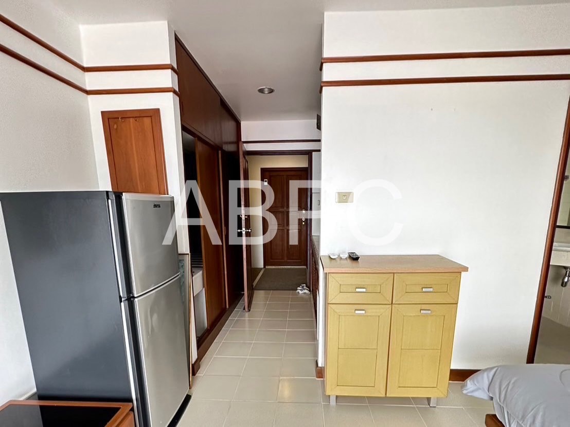 Pool View Studio Condo In Central Pattaya photo 8