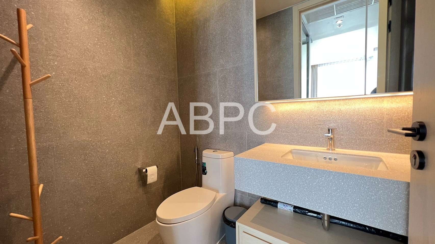Studio 1 bathroom in Wongamat photo 11