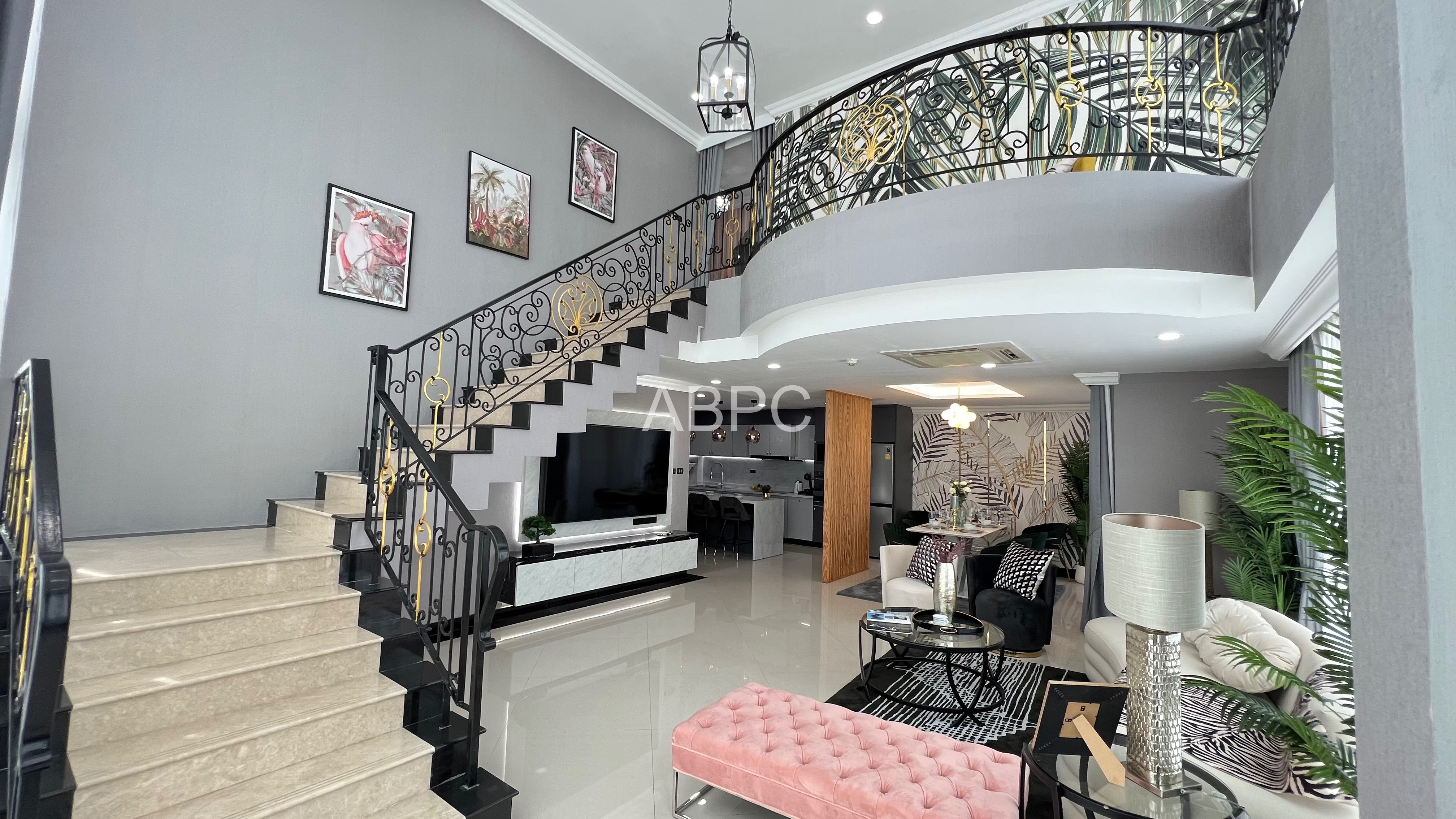 Luxury Duplex Penthouse 3 Bedrooms 4 bathrooms in Central Pattaya photo 5