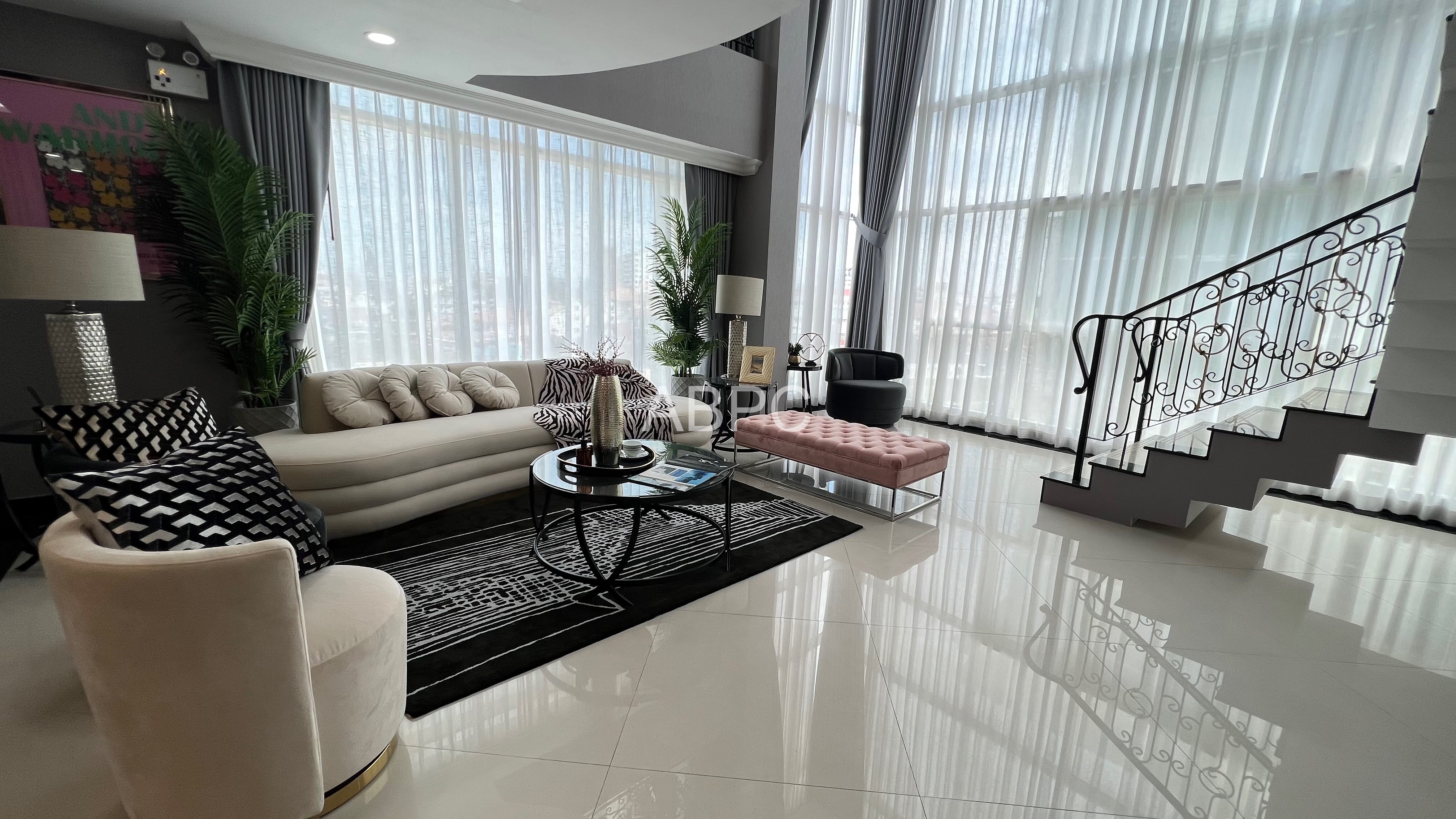 Luxury Duplex Penthouse 3 Bedrooms 4 bathrooms in Central Pattaya photo 15