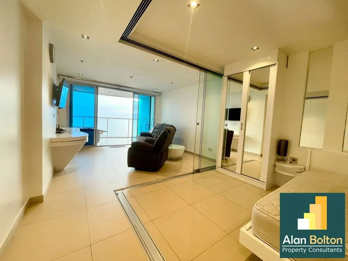 1 Bedroom in Sands Condominium photo 2