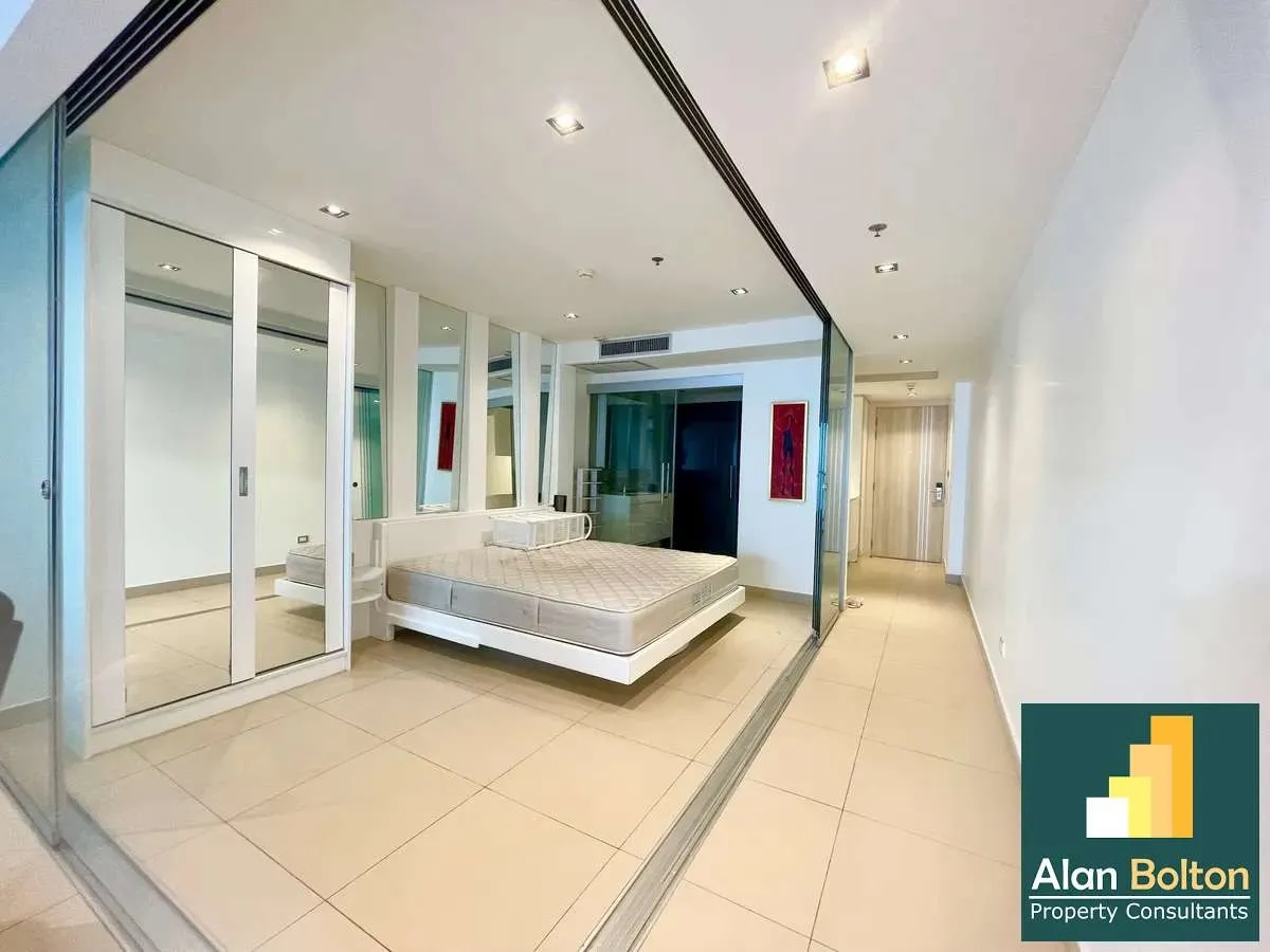 1 Bedroom in Sands Condominium photo 4