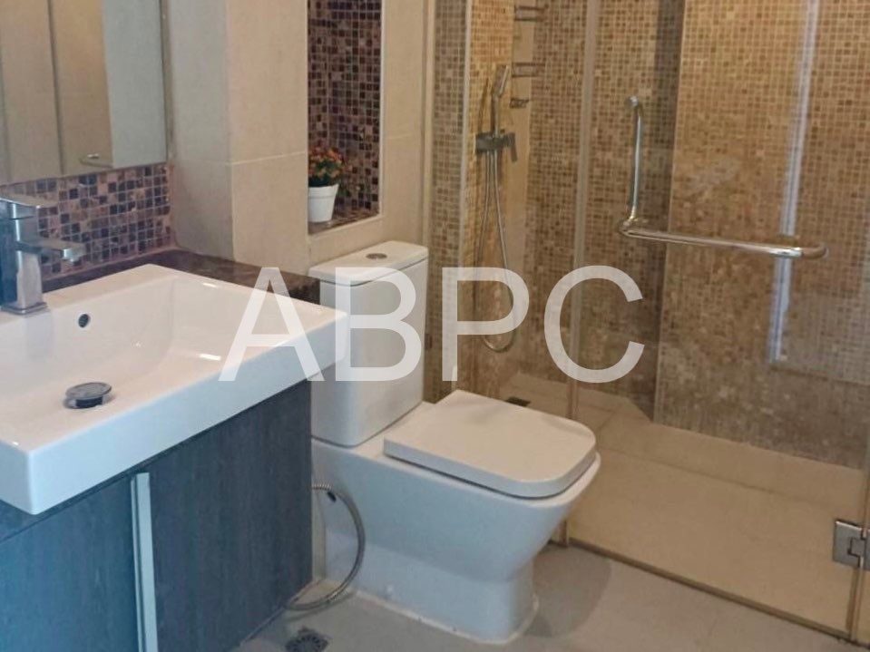 Studio Condo For Sale photo 5