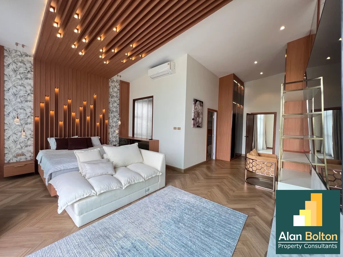 Luxury Pool Villa  5 Bedrooms 6 Bathrooms in Mapprachan photo 16