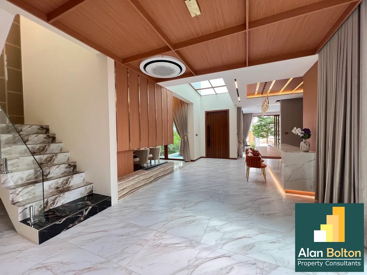 Luxury Pool Villa  5 Bedrooms 6 Bathrooms in Mapprachan photo 8