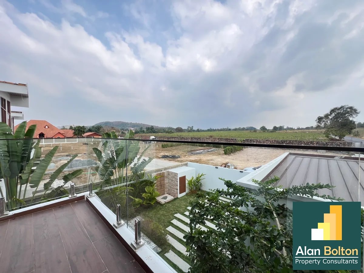 Luxury Pool Villa  5 Bedrooms 6 Bathrooms in Mapprachan photo 23