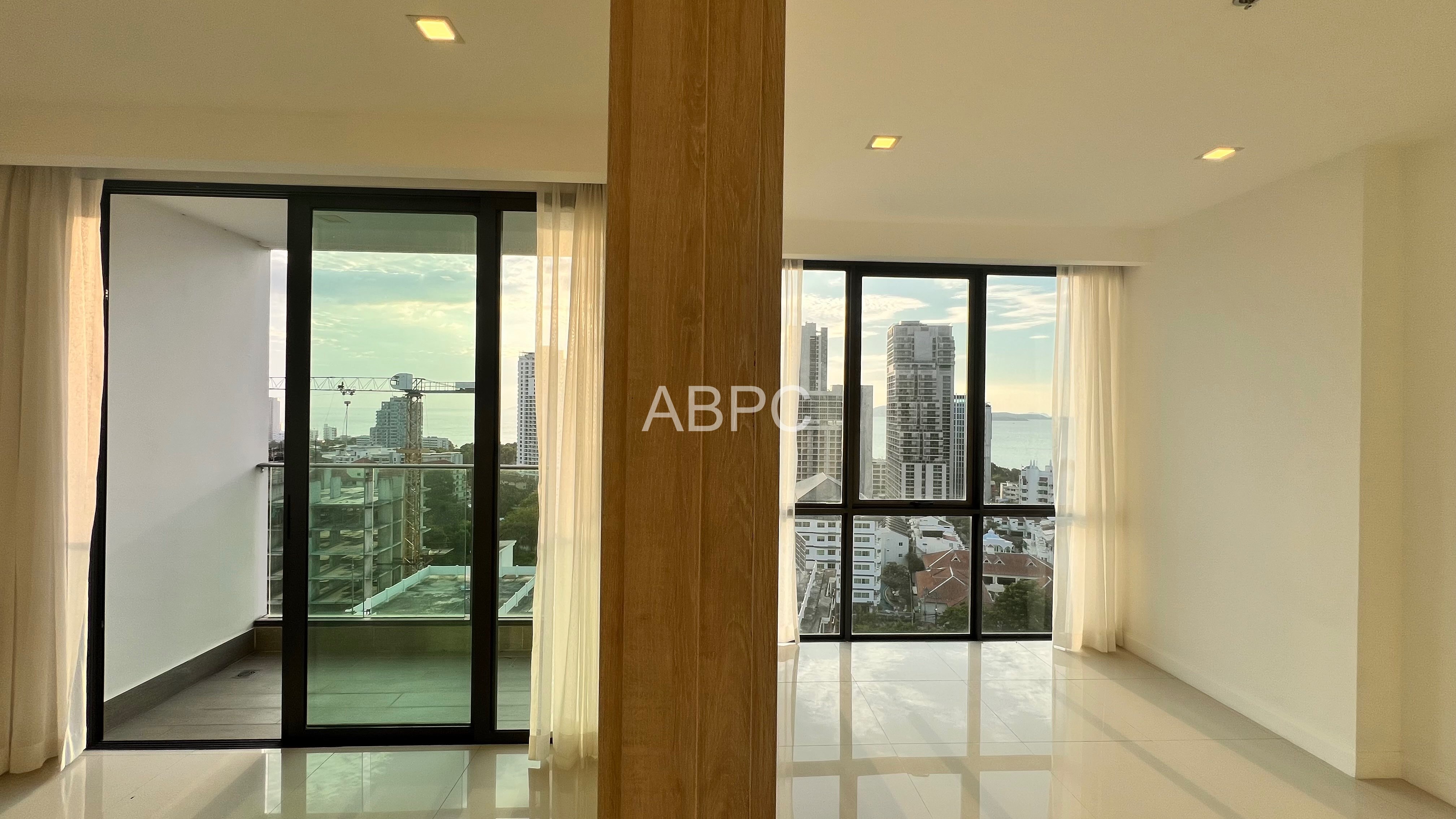 1 Bedroom Condo Seaview for Sale in Pratumnak photo 6