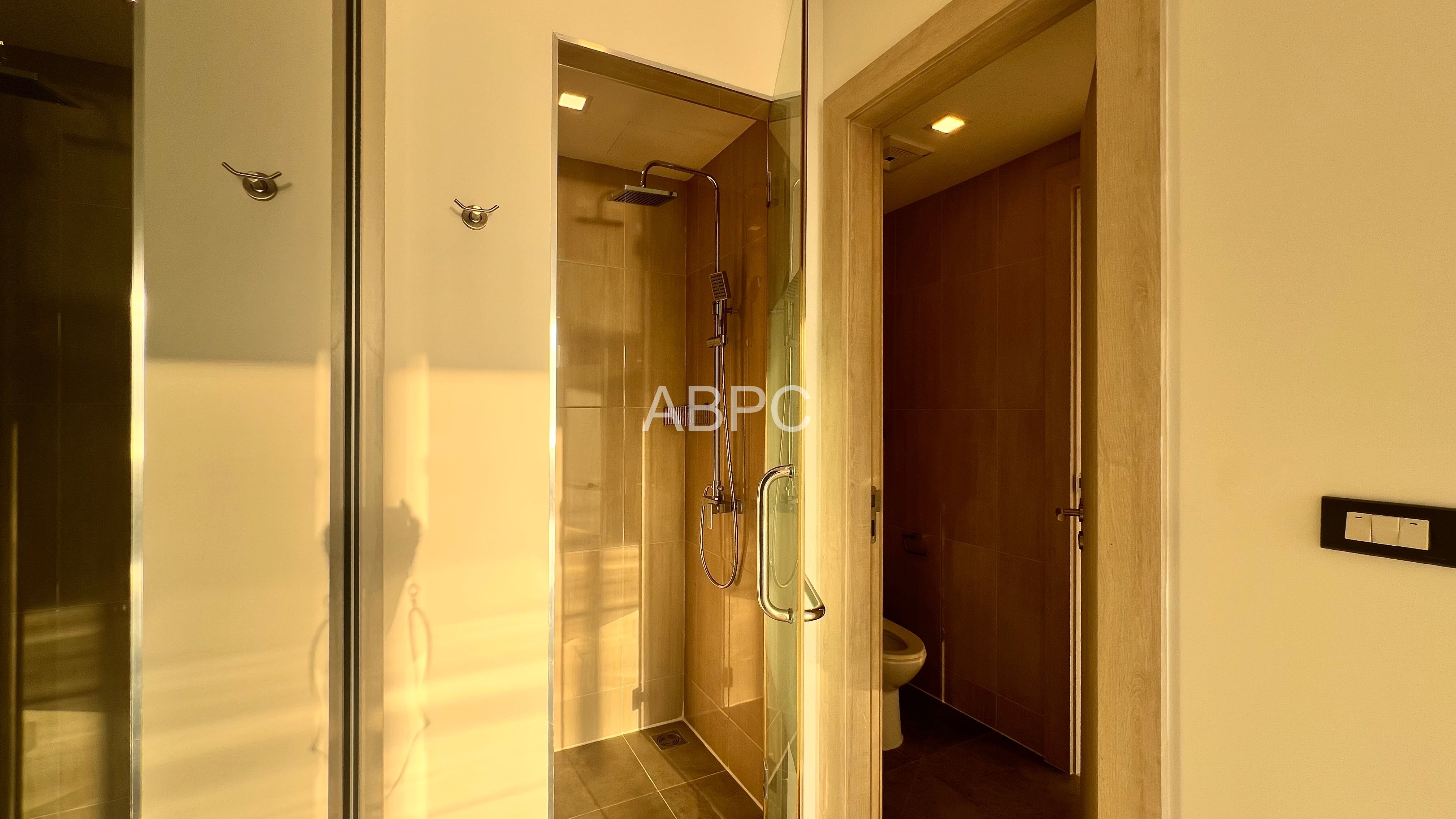 1 Bedroom Condo Seaview for Sale in Pratumnak photo 2