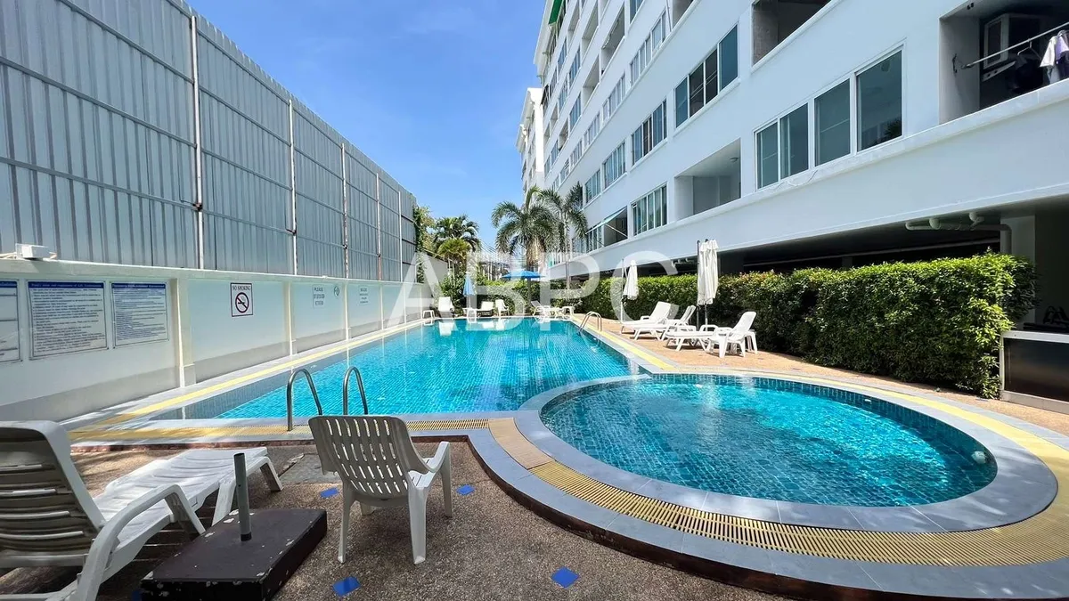 Just IN and Just Renovated. 1 Bed Condo in Wongamat photo 2