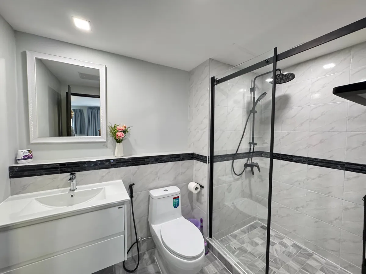 Just IN and Just Renovated. 1 Bed Condo in Wongamat photo 16