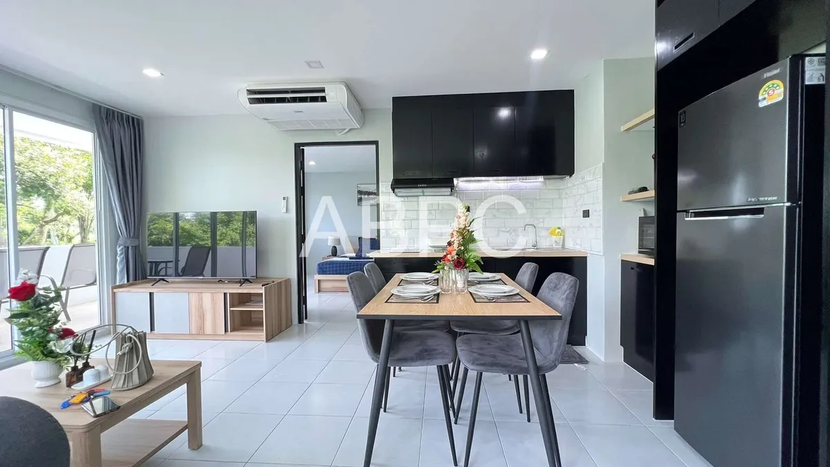 Just IN and Just Renovated. 1 Bed Condo in Wongamat photo 5