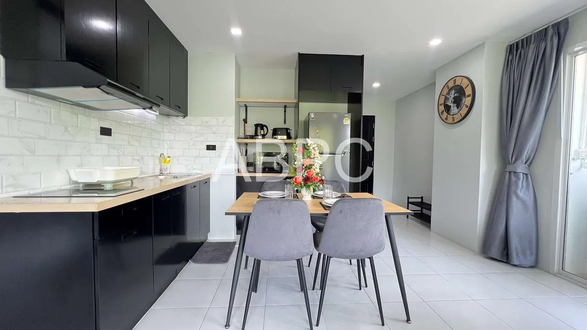 Just IN and Just Renovated. 1 Bed Condo in Wongamat photo 6