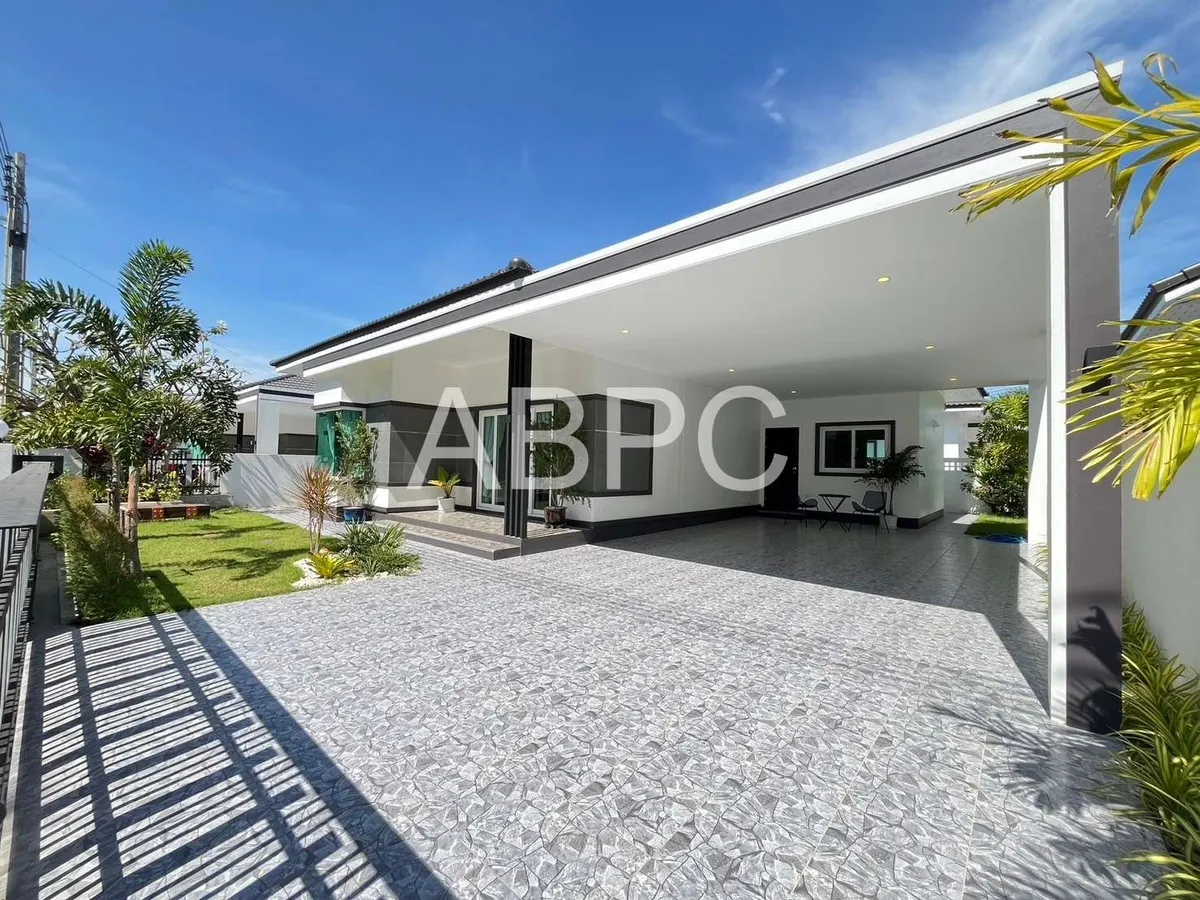 3 Bedrooms 3 Bathrooms in East Pattaya photo 2