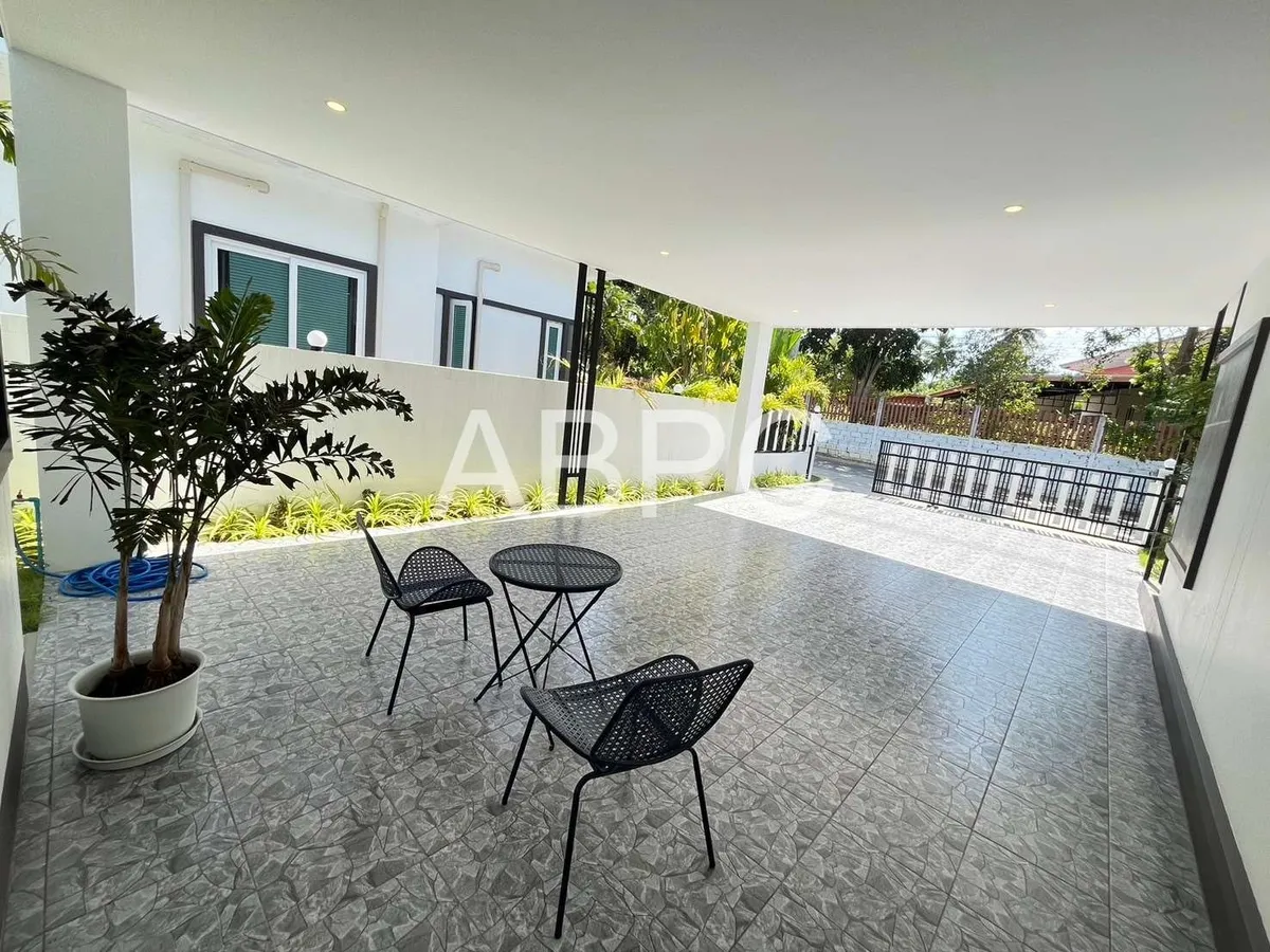 3 Bedrooms 3 Bathrooms in East Pattaya photo 3