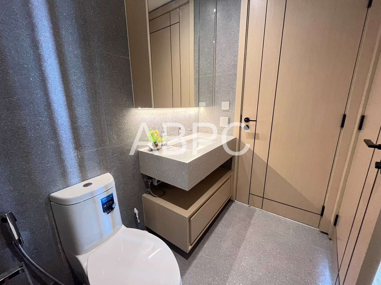 Studio 1 Bathroom in Wongamart photo 10