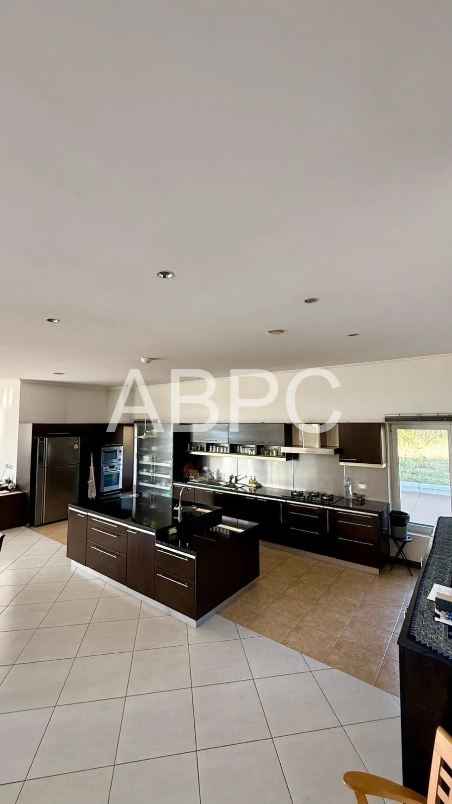 5 Bedroom Luxury Golf Course Villa photo 4