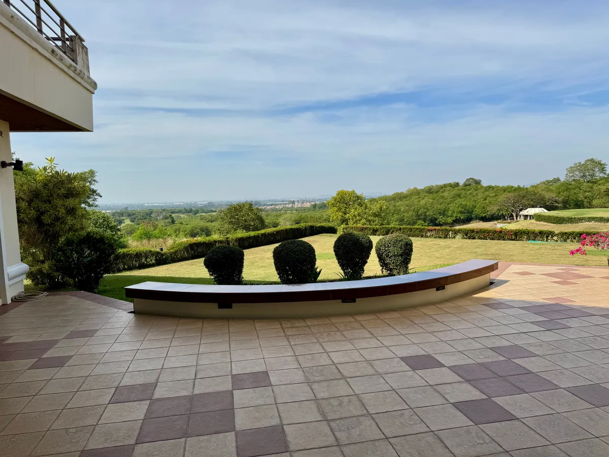 5 Bedroom Luxury Golf Course Villa photo 7